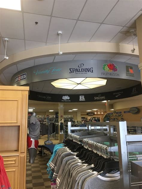 fruit of the loom outlet photos